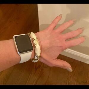 Cache - White and Gold‎ Bracelet